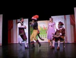 ETİ Tiyatro şenliği ilgi topladı